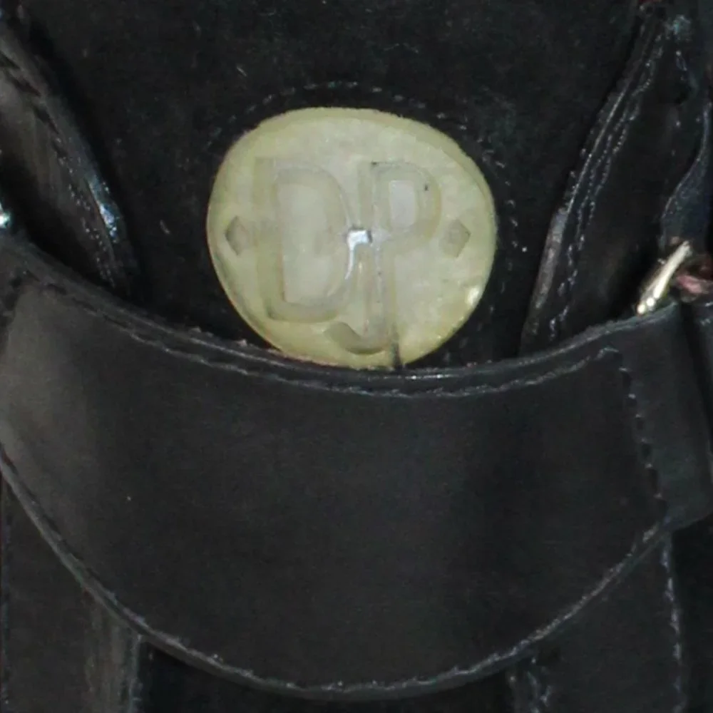 Donald Pliner Sports Black Leather Low Profile Chunky Lug Sole Hiker, Sze 8.5